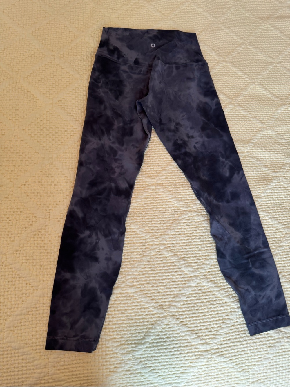 lululemon athletica Black Tie-Dye High-Rise Leggings. Size 6, 25in inseam